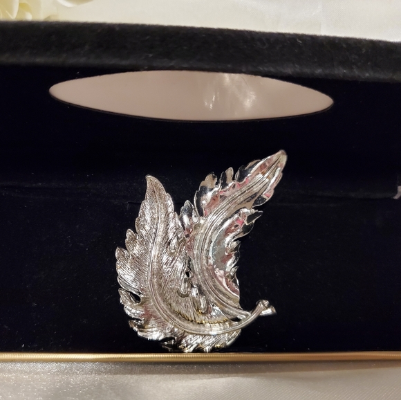 Amazing Vintage Brooch Leaf Silver Tone ~ Jewelry~ Vintage Brooch Leaves - Picture 4 of 8